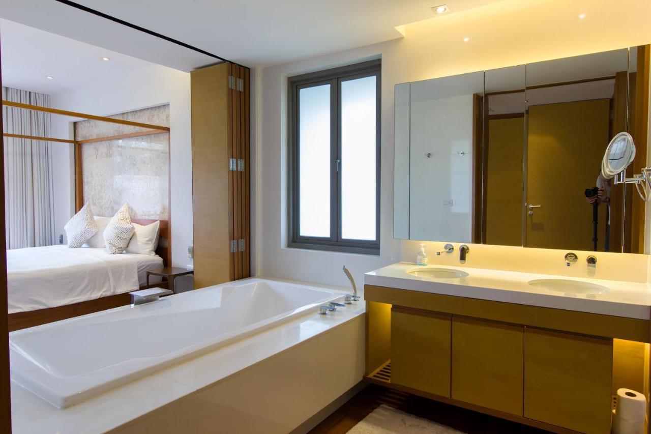 Nai Thon Beachfront Apartments Екстериор снимка